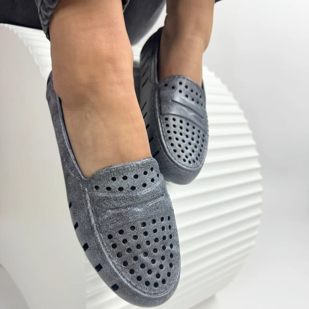 Women's Posh Black Denim Print Loafers - Image 3